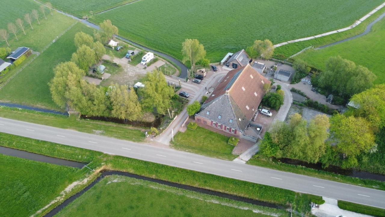 Bed And Breakfast De Salix Hitzum Eksteriør billede
