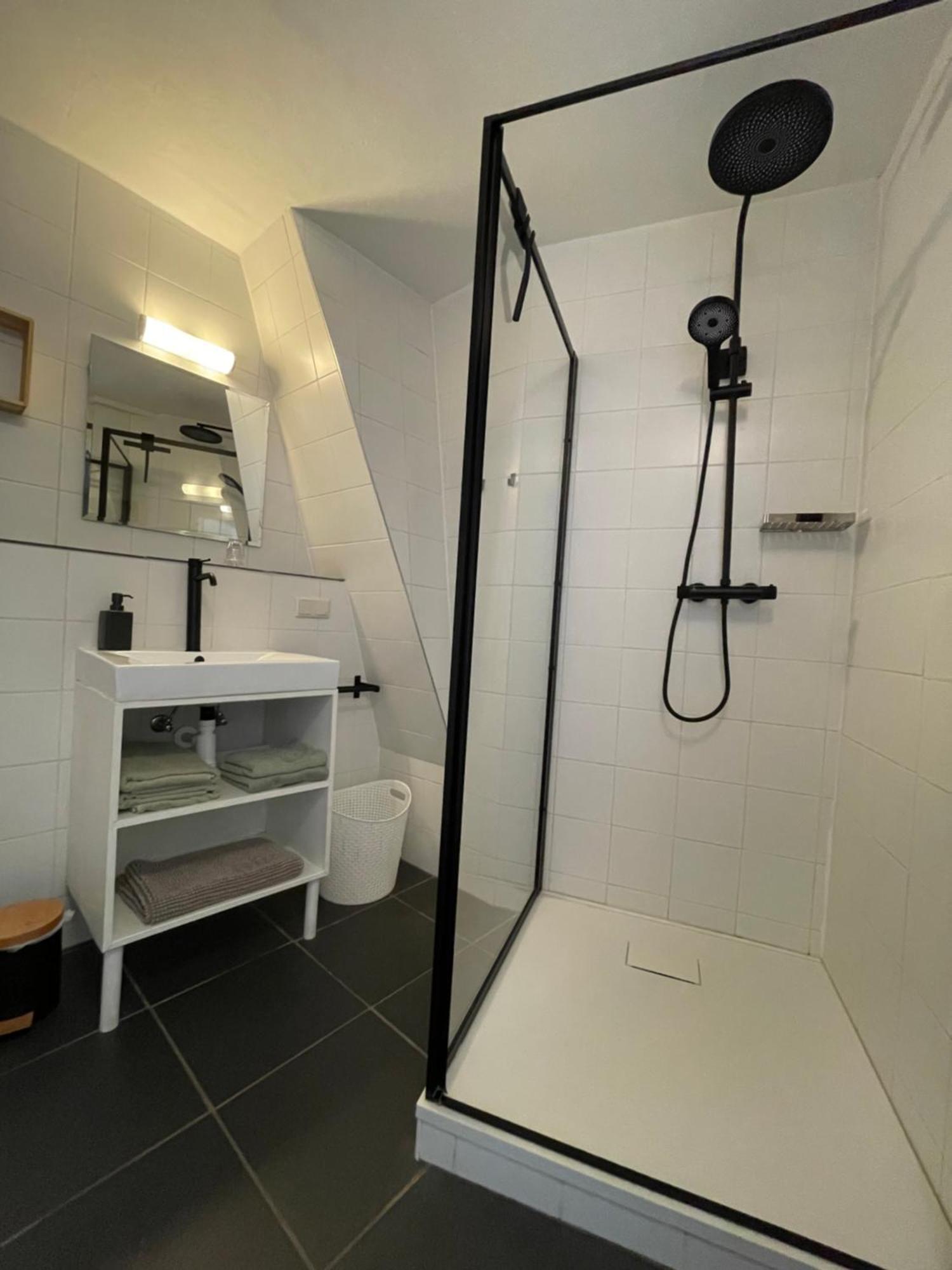 Bed And Breakfast De Salix Hitzum Eksteriør billede